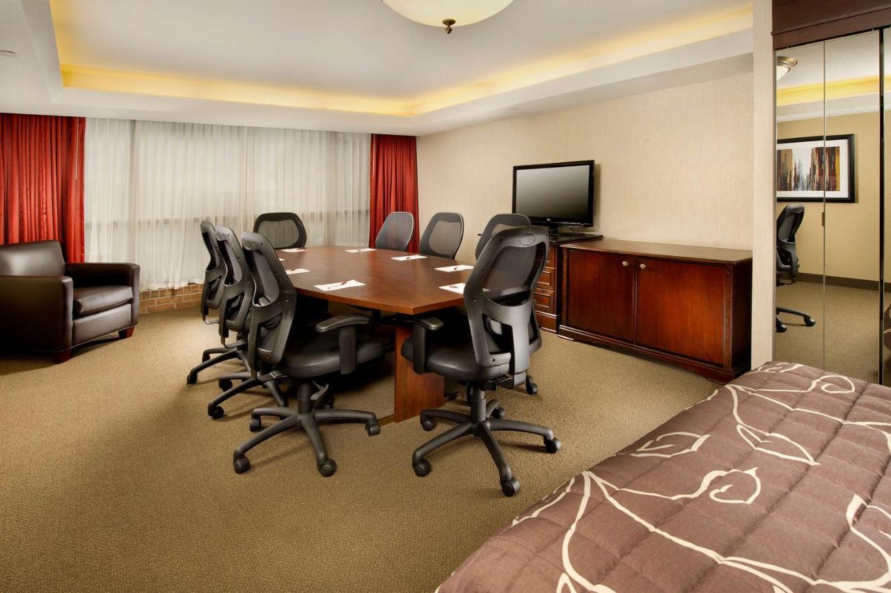 Drury Inn & Suites Kansas City Shawnee Mission Merriam エクステリア 写真