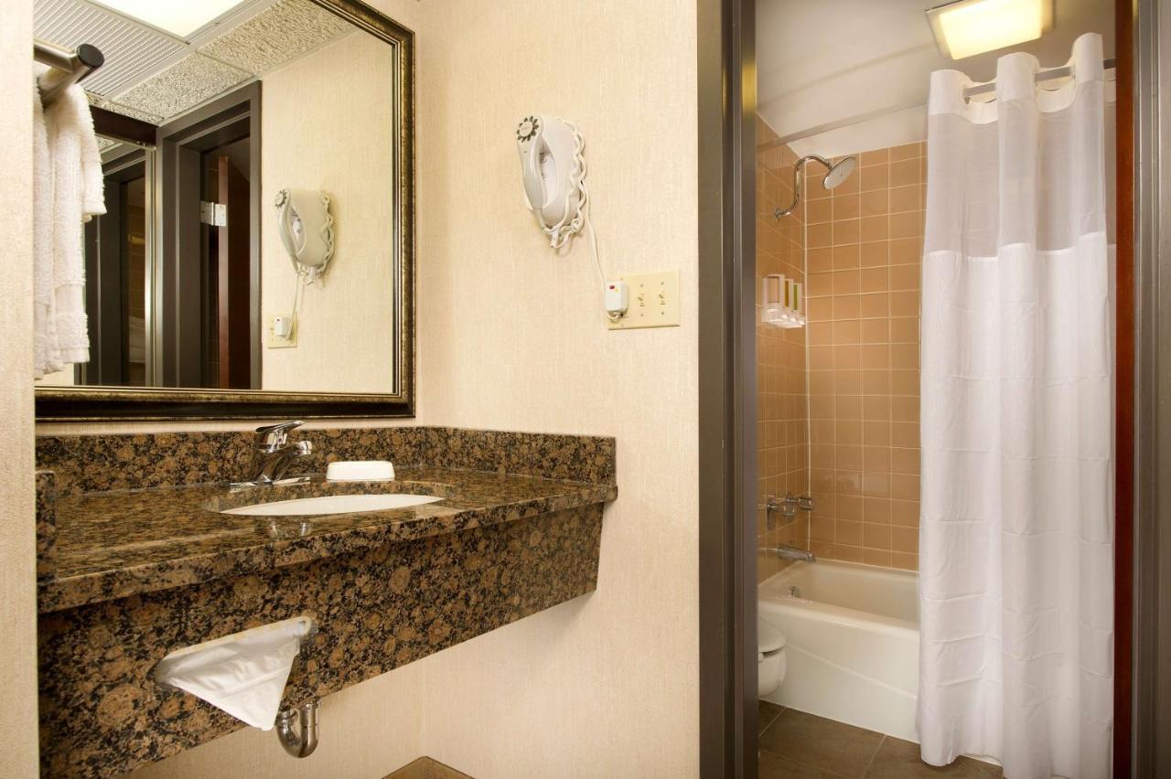 Drury Inn & Suites Kansas City Shawnee Mission Merriam エクステリア 写真